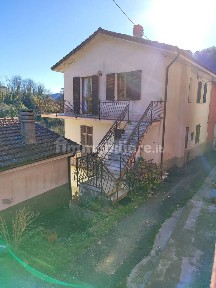 Appartamento in villa frazione Carega, Lumarzo