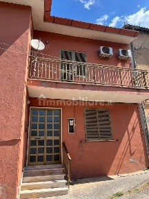Terratetto unifamiliare via San Bartolomeo, Centro, Sezze