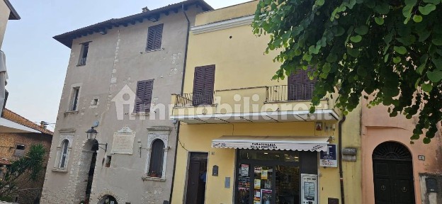 Sermoneta, Piazza del Popolo, 6
