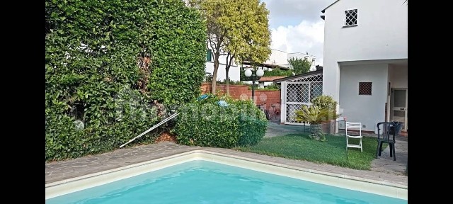 Villa bifamiliare via Adige, Montalto Marina, Montalto di Castro