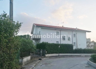 Villa unifamiliare via F. Miescher, Centro, Pesche