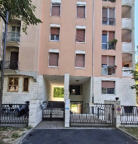 Quadrilocale da ristrutturare, quinto piano, Valletta Paiolo, Mantova