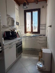 Trilocale ottimo stato, secondo piano, Centro, Mantova
