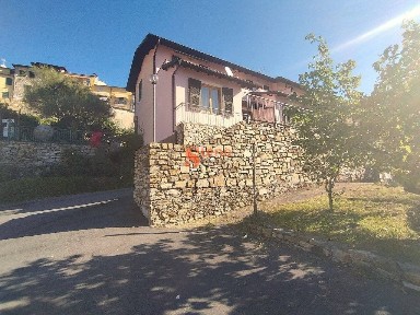Villa a schiera 4 locali, buono stato, Centro, Pontedassio