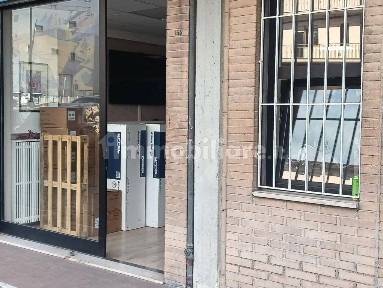 Locale commerciale in Affitto