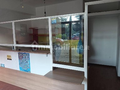 Locale commerciale in Affitto