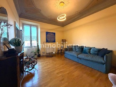 Appartamento buono stato, secondo piano, Centro Storico, Jesi