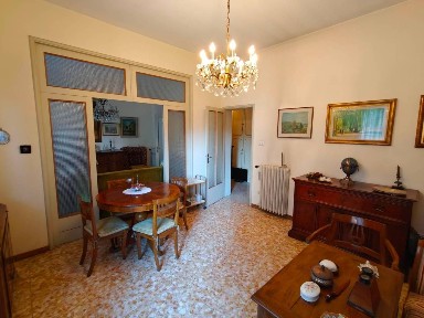 Quadrilocale buono stato, secondo piano, Viali, Modena