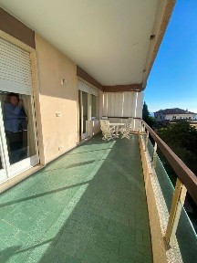Trilocale buono stato, quarto piano, Corso degli Inglesi, Sanremo