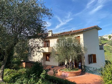 Villa unifamiliare via dei Bastioni, San Niccolò, Firenze