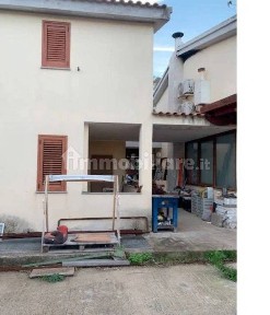 Villetta a schiera all'asta via Barcellona 1, Capoterra