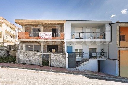 Villa a schiera 4 locali, da ristrutturare, Centro, Sinnai