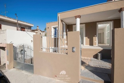 Villa a schiera via Salvo D'Acquisto 6, Pula