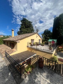Casale Strada di Montebacchino, Monte San Bartolo, Pesaro