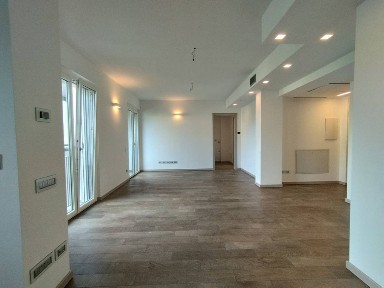 Quadrilocale via Giorgio Amendola 24, Centro, Rozzano