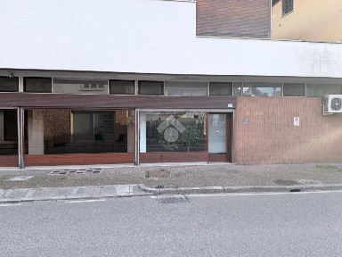 Locale commerciale in Affitto