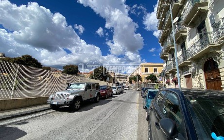 Locale commerciale in Affitto