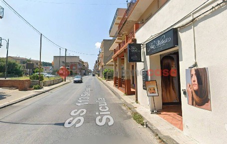 Locale commerciale in Affitto