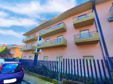 Quadrilocale via Vergine Maria, Centro, Camporotondo Etneo