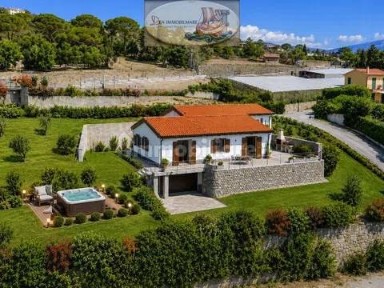 Villa unifamiliare via Pastonchi No Number, Riva Ligure