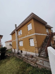 Villa bifamiliare via Vittorio Veneto, Norma
