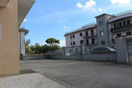 Villa unifamiliare 240 m², Cisterna di Latina