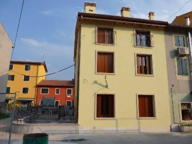 Trilocale via Camillo Benso di Cavour 101, Villafranca di Verona
