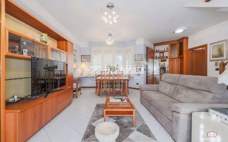 Villa a schiera 5 locali, ottimo stato, Corticella, Bologna