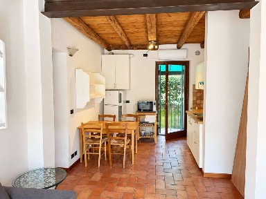 Trilocale vicolo Borgo Tascherio 25, Veronetta, Verona