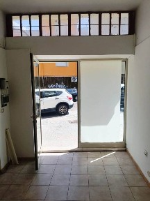 Locale commerciale in Affitto