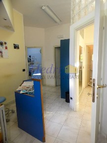 Locale commerciale in Vendita