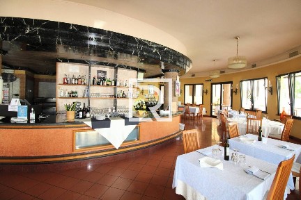 Locale commerciale in Vendita