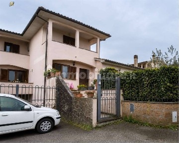 Villa all'asta via Re Gustavo VI di Svezia 30, Barbarano Romano