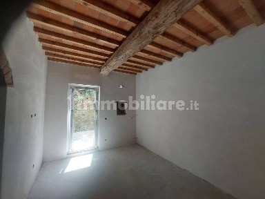 Terratetto unifamiliare 130 m², ottimo stato, Bacchereto, Carmignano