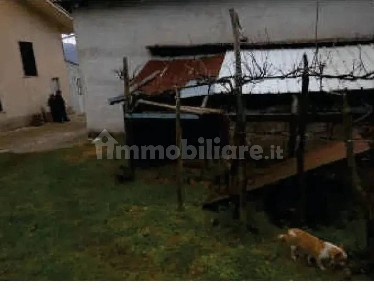 Magazzino all'asta via Comunale Ceraso snc, Volturara Irpina