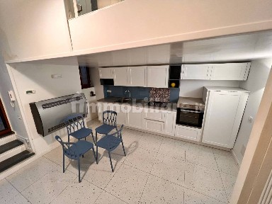 Bilocale Vicoletto Sant'Arpino 15, Chiaia, Napoli