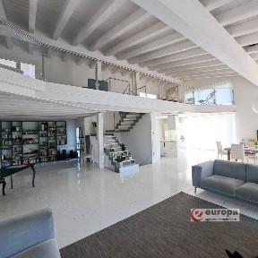 Villa unifamiliare, ottimo stato, 386 m², Ferrovieri - Sant'Agostino, Vicenza