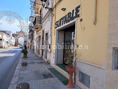 Locale commerciale in Affitto