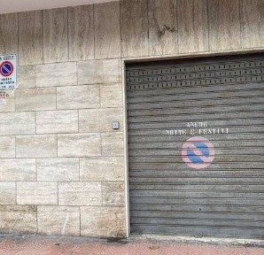 Locale commerciale in Affitto
