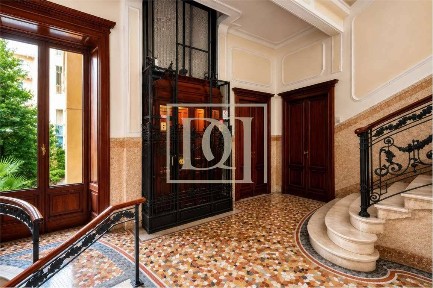 Milano, Palestro, Via Vivaio, 6