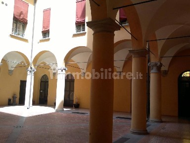 Monolocale via Riva di Reno, Centro Storico, Bologna