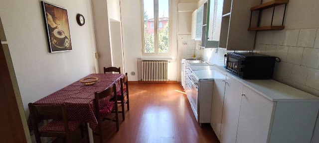 Trilocale via Della salita, Bologna