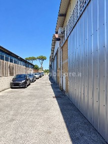 Capannone in Vendita