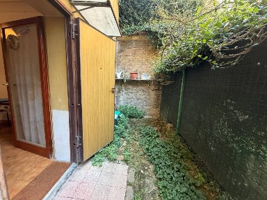 Bologna, Irnerio, Via Mascarella
