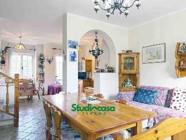 Campli, Strada Statale Piceno Aprutina, 8