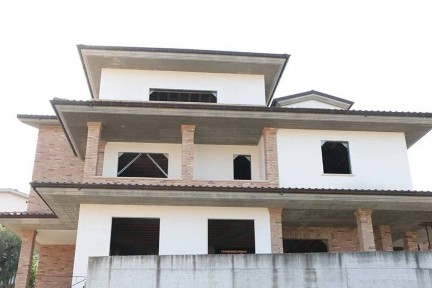 Villa all'asta via Del Risorgimento, Montefino