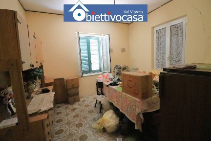 Teramo, Via Antonio De Albentiis, 73