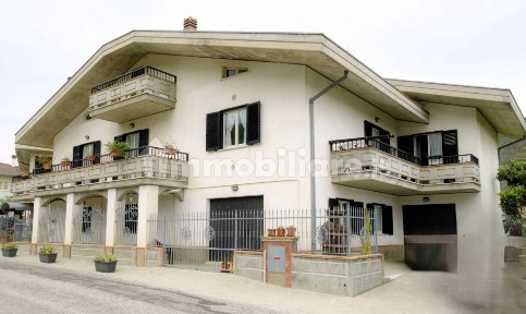 Villa unifamiliare Strada Provinciale Valle San Giovanni 80, Teramo