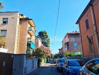 Quadrilocale buono stato, piano rialzato, Santa Viola, Bologna