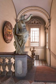Bologna, Centro Storico, Via Barberia